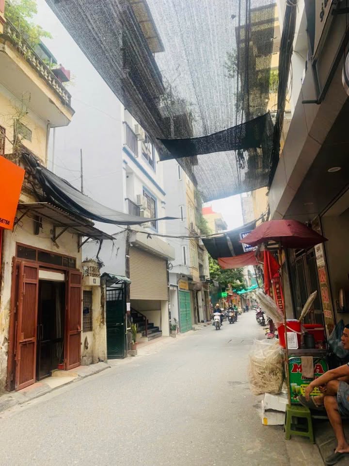 Nhà đẹp 5 phòng ngủ Kim Giang 40m² giá 8 tỷ - Full nội thất, ngõ thông thoáng