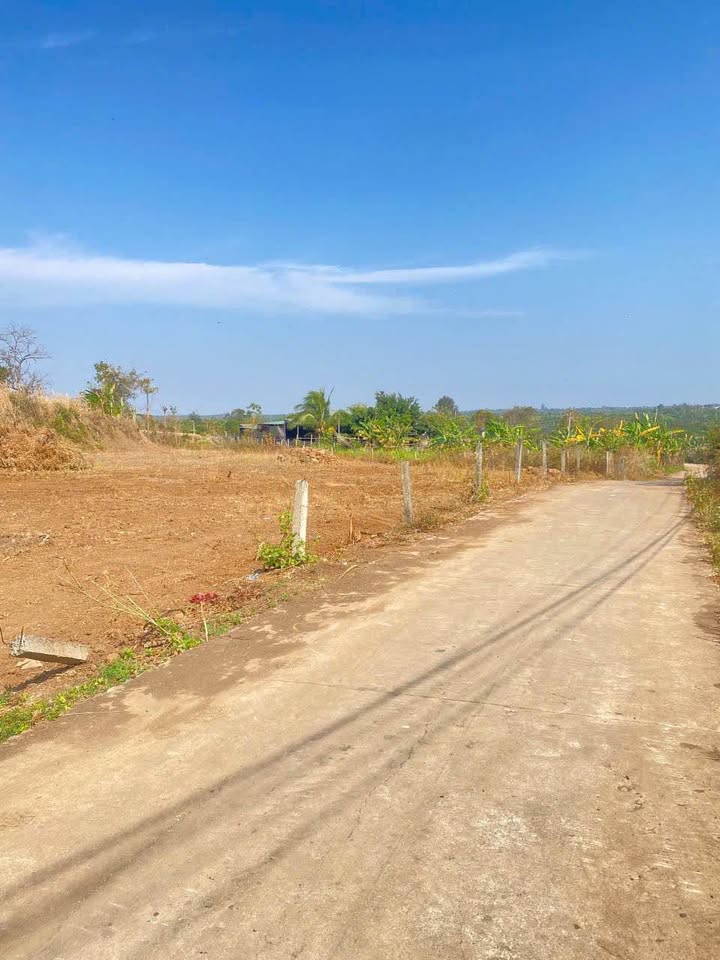 Đất nền Cư Êbur, Buôn Ma Thuột 400m² chỉ 890 triệu - Sổ hồng riêng chính chủ!