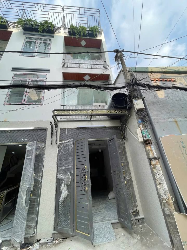 Nhà hẻm 4m Dương Văn Dương, Tân Quý, 18m² giá 3.3 tỷ - Tiện ích đầy đủ!