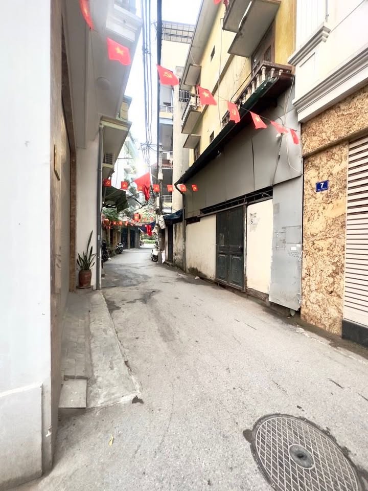 Nhà phố Võ Chí Công - Lạc Long Quân 36m² giá 8 tỷ - Thiết kế hiện đại, sẵn sàng ở ngay!