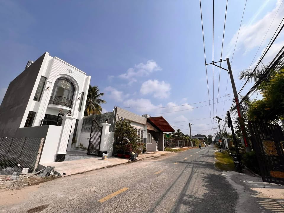 Nhà lầu lửng Long Hoa Tây Ninh 60m² giá 1.599 tỷ - Dọn vào ở ngay!