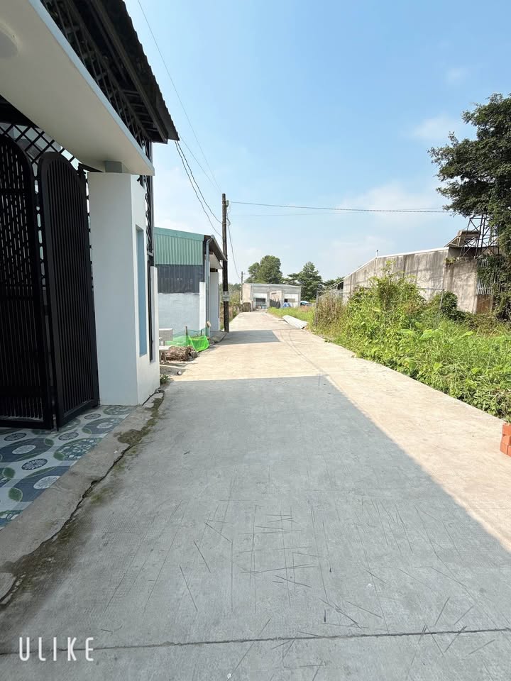 Nhà lầu 3 phòng ngủ tại Xã An Viễn, Huyện Trảng Bom, 81m² chỉ 1.2 tỷ - Giá tốt chốt gấp!