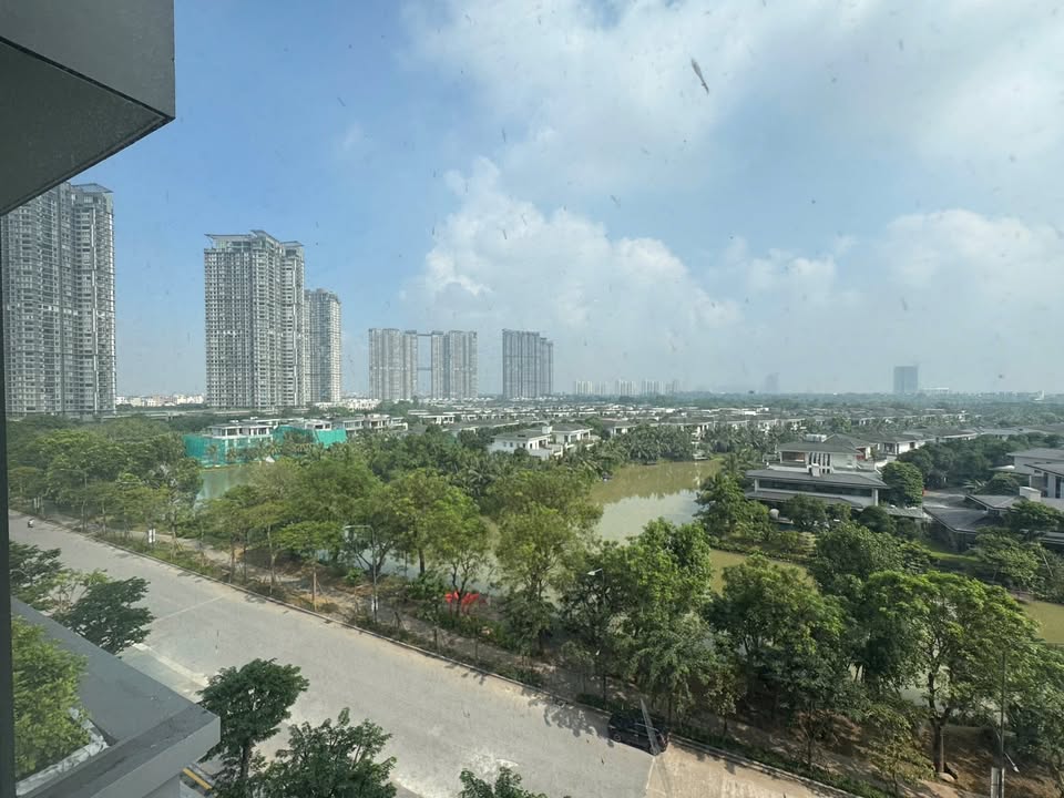 Căn hộ Sky Forest Hưng Yên 74m² giá 5.7 tỷ - Ban công view biệt thự đảo