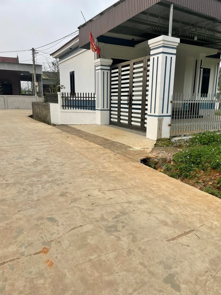 Đất có nhà Xóm 3 Đông Hiếu 300m² - Đường 48A, 2 mặt tiền, giá thương lượng