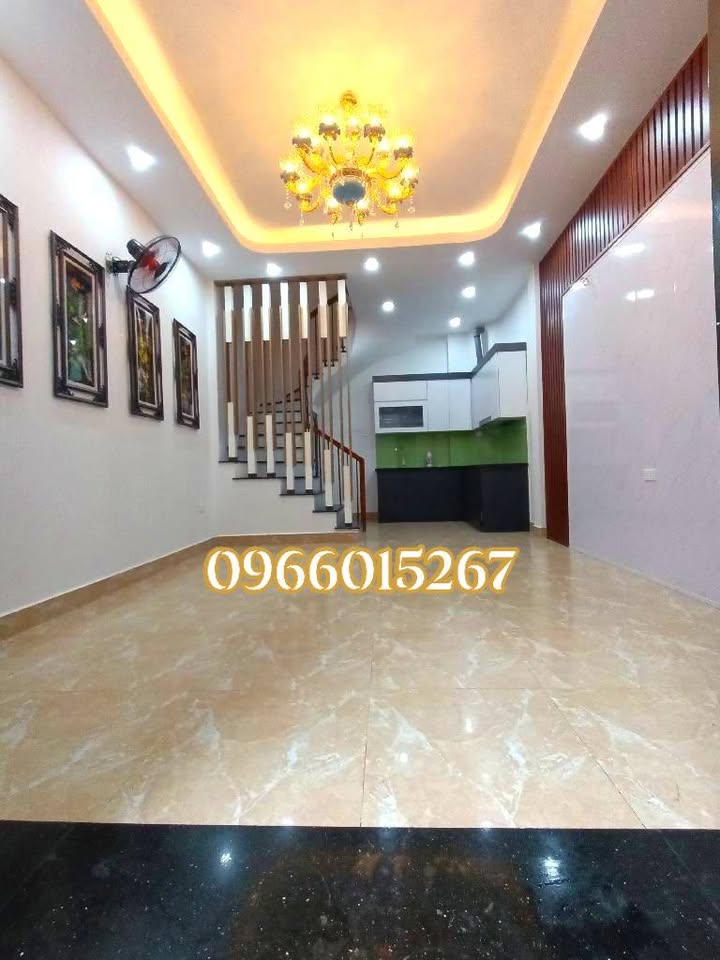 Nhà mặt phố Minh Khai 42m² giá 7.3 tỷ - Thiết kế hiện đại, sẵn sàng vào ở!