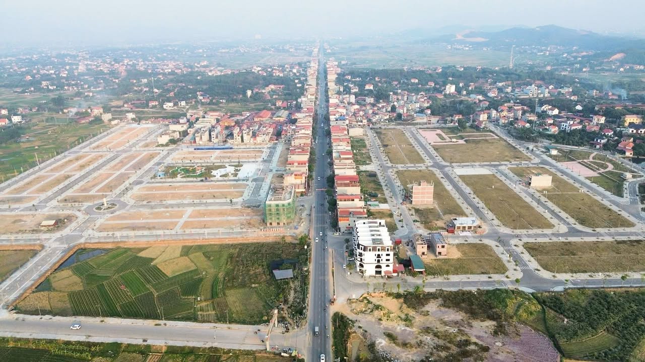 Đất thổ cư Lục Nam 92.8m² giá 2.5 tỷ - Hướng Nam mát mẻ, sổ hồng chính chủ!