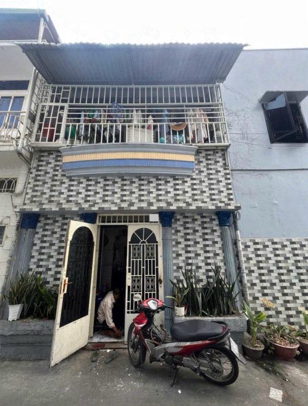 Nhà góc Lạc Long Quân, Quận 11, 28m² giá 6 tỷ - Thương lượng chính chủ!