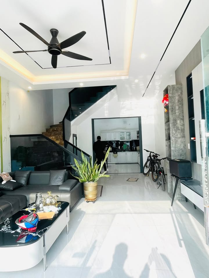 Nhà 4 tầng trung tâm TP Thái Bình 60m² giá 4 tỷ - Thiết kế hiện đại, tiện nghi đầy đủ!