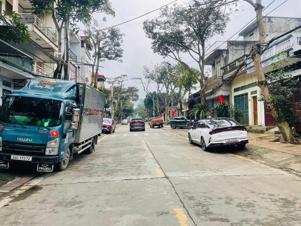 Nhà 1,5 Tầng Trần Đại Nghĩa, Nghĩa Lộ 90m² giá 2.8 tỷ - Thiết kế hiện đại, gần trường học!