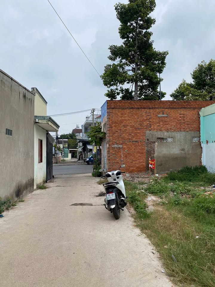 Đất nền lô góc 2 mặt tiền Phan Thiết 92m² giá chỉ 2.85 tỷ - Cơ hội đầu tư hiếm có!