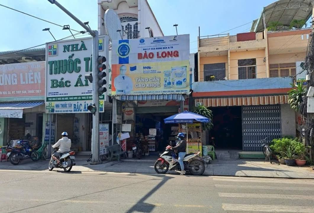 Bán nhà mặt tiền Võ Công Tồn, Bến Lức 188m² chỉ 9.7 tỷ - Vị trí kinh doanh đắc địa!