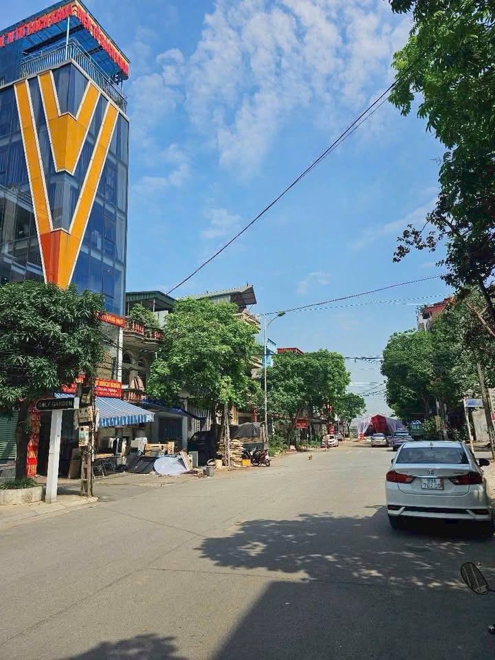 Bán lô đất mặt phố Hoàng Hoa Thám, Ninh Xá 107m² giá 14 tỷ - Kinh doanh đỉnh cao!