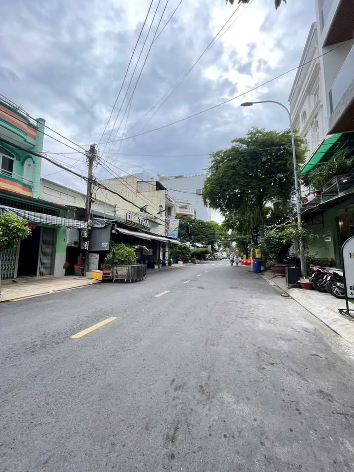 Bán nhà mặt tiền đường Lê Sao, Phú Thạnh, Tân Phú 140m² - Vị trí đắc địa gần chợ Nguyễn Sơn!