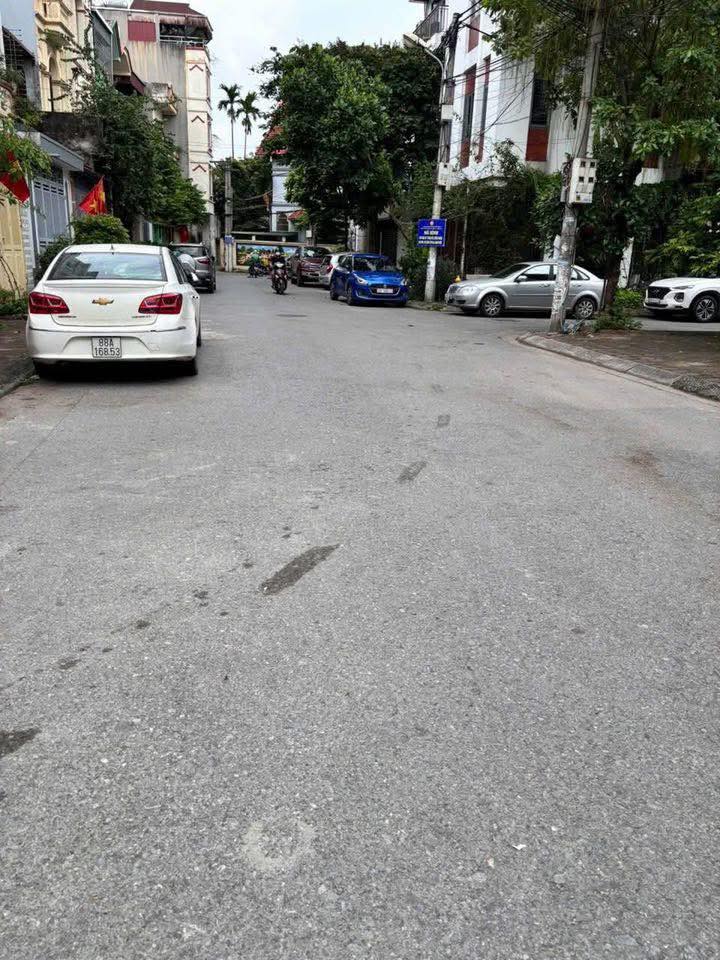 Nhà riêng Ngô Gia Tự Long Biên 36m² giá 6 tỷ - Vị trí đắc địa, an ninh tốt!