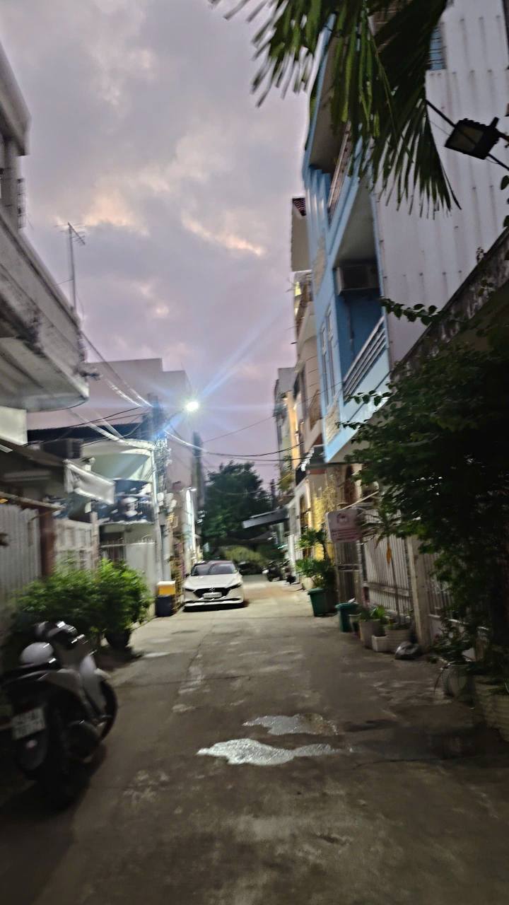 Nhà kiệt ô tô đỗ bá, Mỹ An, Đà Nẵng, 103m² giá 11 tỷ - Sẵn sàng ở ngay!