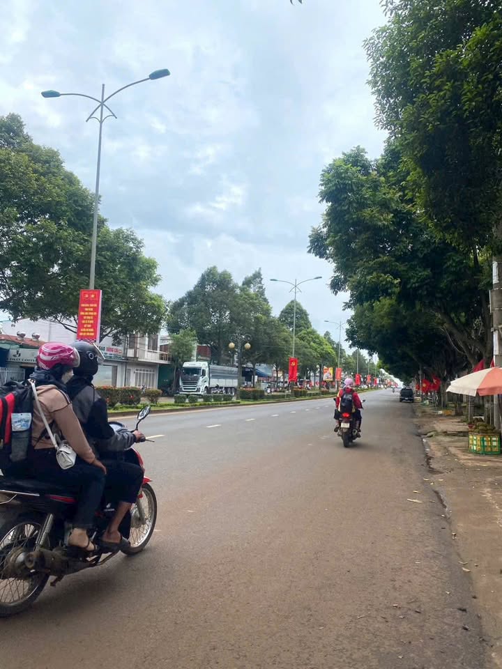 Nhà 2 mặt tiền Nguyễn Lương Bằng, TP. Buôn Ma Thuột 357m² giá 10.5 tỷ - Cơ hội đầu tư hiếm có!