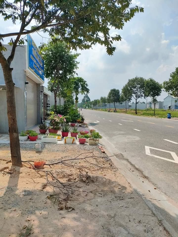 FrontHouse Mỹ Phước, Bến Cát, 210m² giá 3.1 tỷ - Mặt tiền đường nhựa rộng 25m