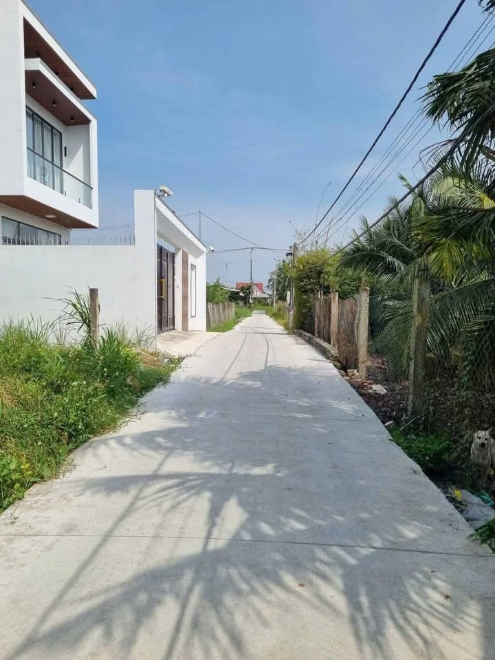 Đất nền Phú Tân Bến Tre 305m² giá 1.35 tỷ - Đường thông ô tô vào tận nơi!