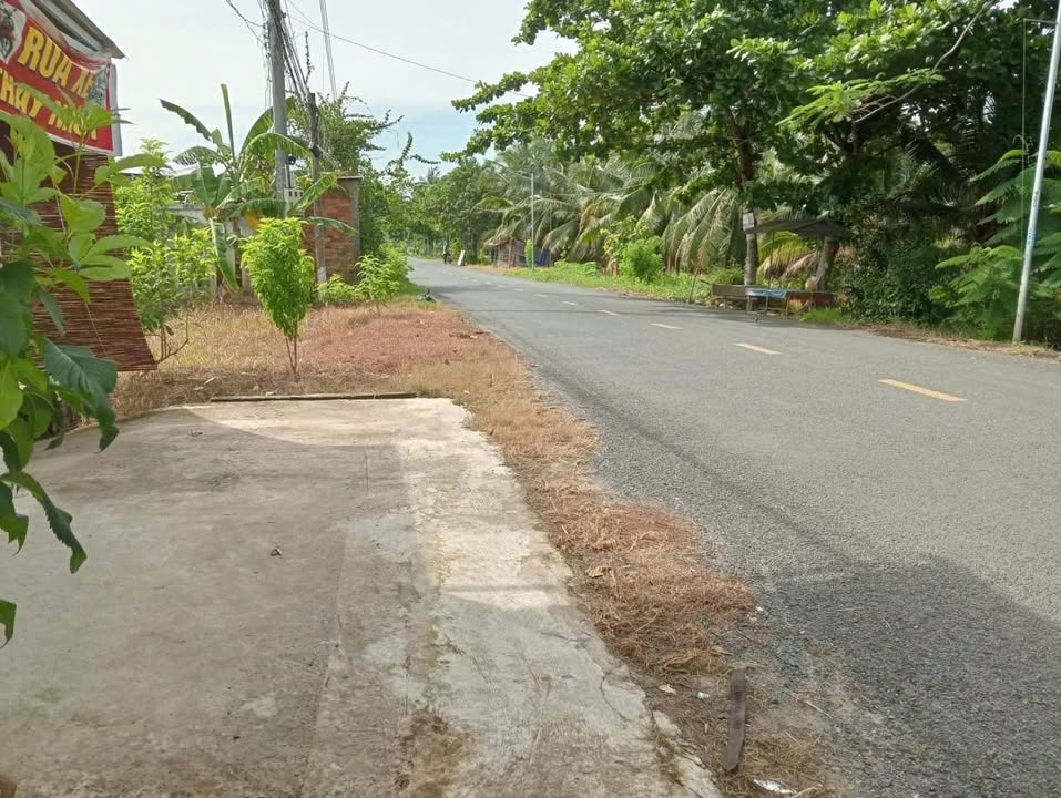 Nhà mặt tiền đường 173 cũ, 330m², giá 2.4 tỷ - Vị trí kinh doanh thuận lợi!