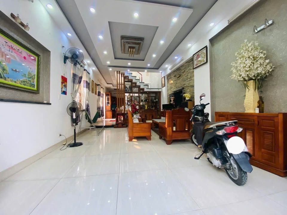 Nhà phố cao cấp Phường Bửu Long 126m² giá 6.2 tỷ - Thiết kế hiện đại, sẵn sàng vào ở!