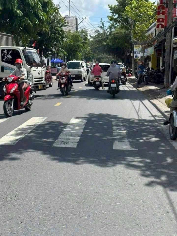 Nhà mặt tiền đường 2/9, phường Trường An, 118m² giá 7 tỷ - Diện tích rộng, thổ cư 100%!