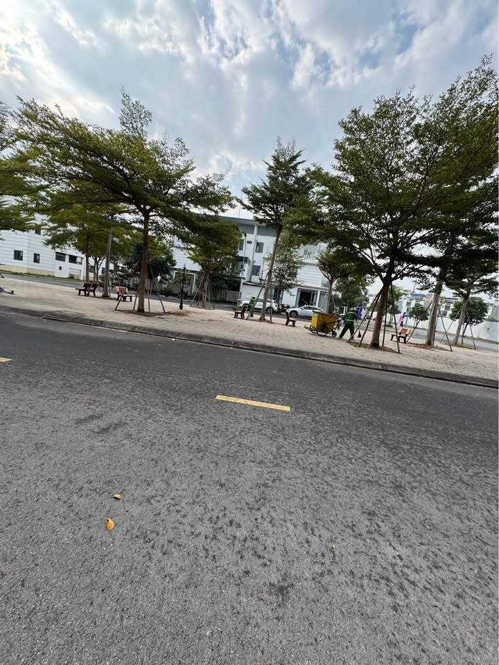 Biệt thự phố Waterfron Võ Nguyên Giáp 256m² giá 28 tỷ - Lô góc 2 mặt tiền view công viên