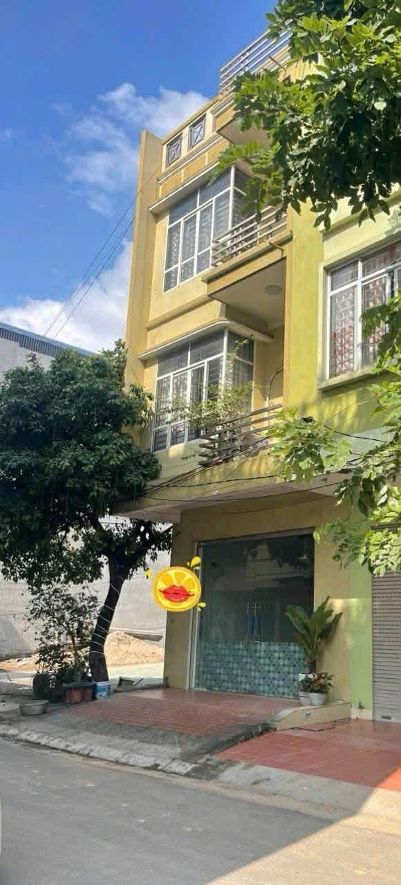 Nhà 3 tầng tại Phường Quang Trung, Thái Nguyên 90m² giá 5 tỷ - Hướng Đông Nam, nội thất đầy đủ!