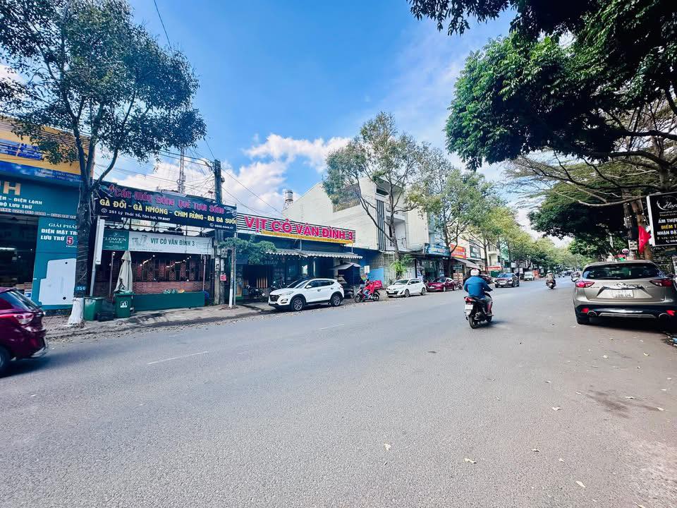 FrontHouse mặt tiền đường Lý Thái Tổ, 107m² giá 12.9 tỷ - Kinh doanh sầm uất!