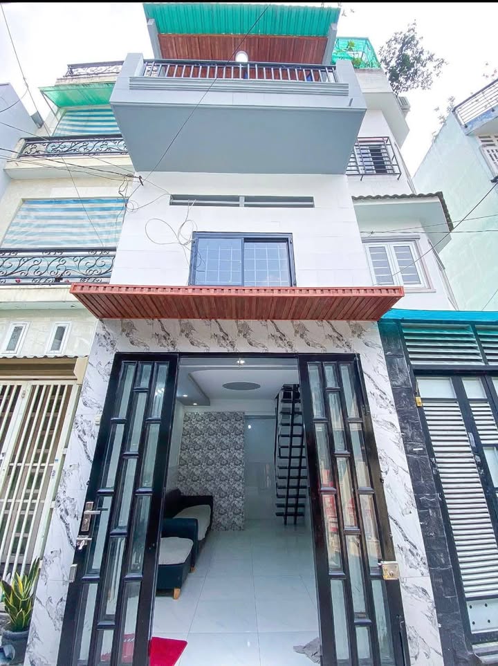 Nhà phố Đội Cung, Quận 11, 18m² giá 3.68 tỷ - Kinh doanh thuận lợi!