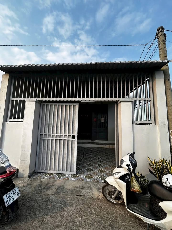 Nhà cấp 4 Cần Giuộc Long An 100m² giá 1.25 tỷ - Nhà đẹp kiên cố sẵn sàng ở ngay!