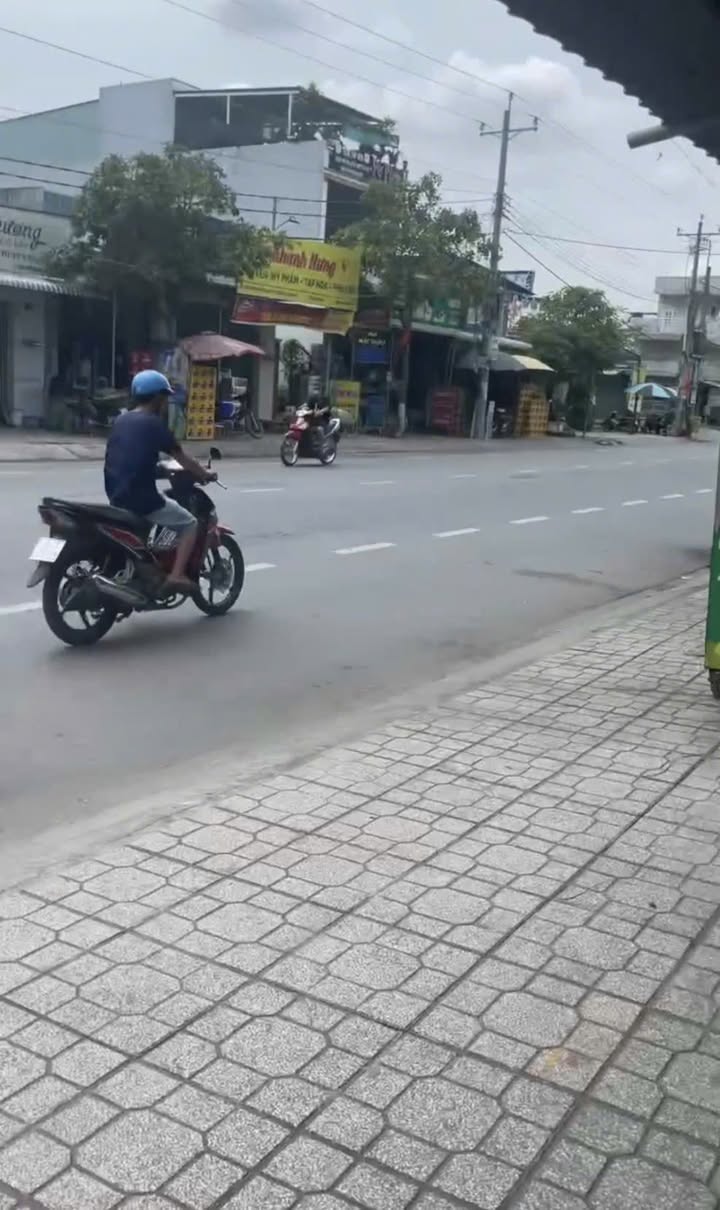 Nhà mặt tiền đường Phan Văn Mãng, Bến Lức, 187m² - Kinh doanh thuận lợi!