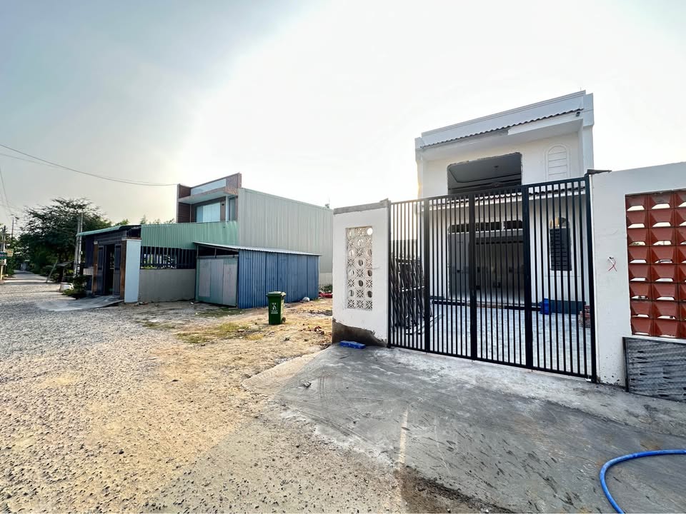 Nhà gác lửng tại Mỹ Xuân, Phú Mỹ 105m² giá 2 tỷ - Sổ hồng chính chủ, hỗ trợ ngân hàng!