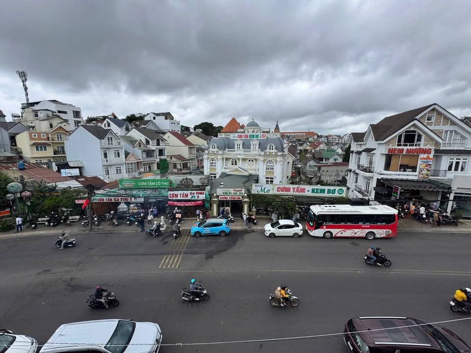 Condotel mặt tiền Nguyễn Trãi, Đà Lạt 240m² giá 40 tỷ - Đầu tư sinh lời ngay!