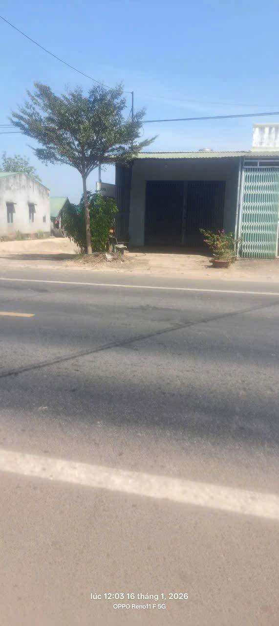 Nhà 2 mặt tiền Tỉnh Lộ 1 Buôn Ma Thuột 205m² giá 1.35 tỷ - Kinh doanh thuận lợi!