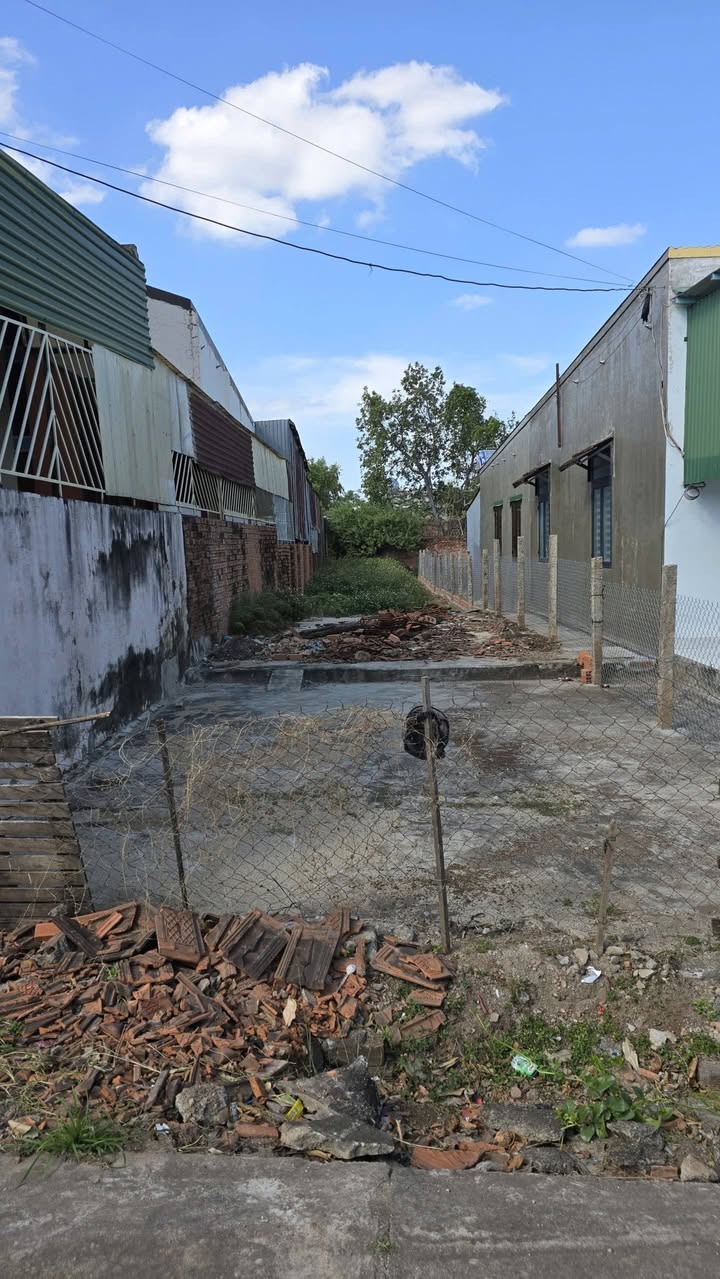 Đất nền Khánh Xuân Buôn Ma Thuột 200m² giá chỉ 1 tỷ - Cơ hội đầu tư không thể bỏ lỡ!