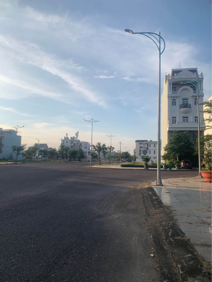 Đất nền mặt tiền đường YongSan, Đống Đa, Quy Nhơn 120m² giá 5.64 tỷ - Sổ đỏ chính chủ!