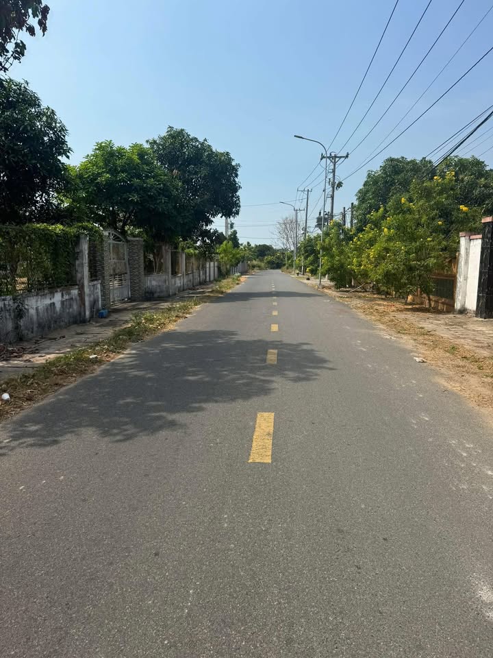 Đất nền mặt tiền đường nhựa 10m tại Thị Trấn Long Hải 155m² giá 1.85 tỷ - Cơ hội đầu tư hấp dẫn!