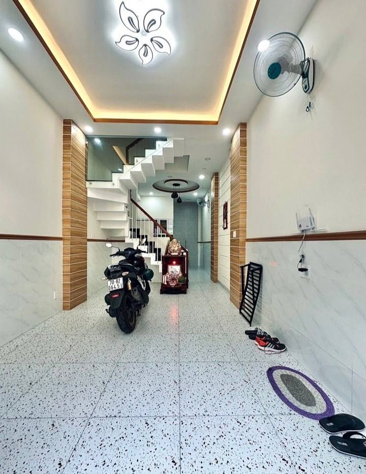 Nhà đẹp mới xây 4 tầng tại Âu Cơ - Lạc Long Quân 38m² giá 7.55 tỷ - Sẵn sàng vào ở ngay!