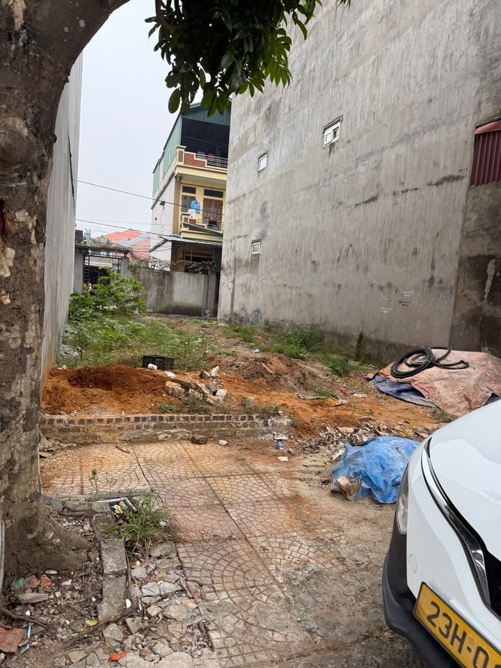 Nhà mặt tiền Thôn Dương Húc, 105m² giá 4 tỷ - Đường nhựa ô tô tránh