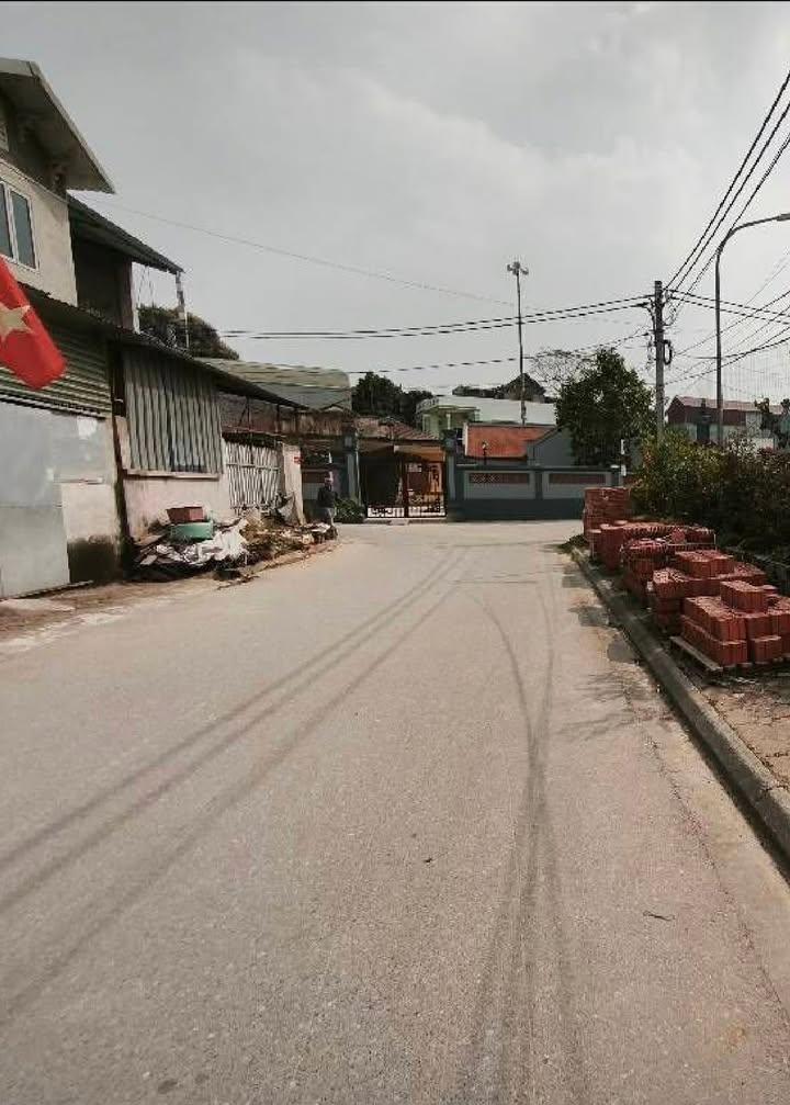 Đất nền Dương Quang - Gia Lâm 40m² giá 2 tỷ - Sổ đỏ chính chủ, ô tô vào tận nơi!