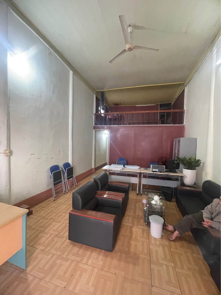 Đất + Nhà cấp 4 tại Đường Triệu Quang Phục, Phường Lào Cai 76m² giá 2.4 tỷ - Đầu tư sinh lời ngay!