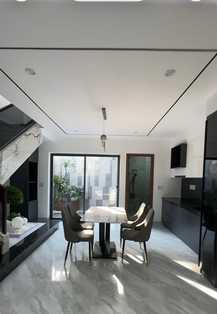 Nhà 2 tầng Lê Ngô Cát, 100m² giá 2.9 tỷ - Sẵn sàng vào ở ngay!