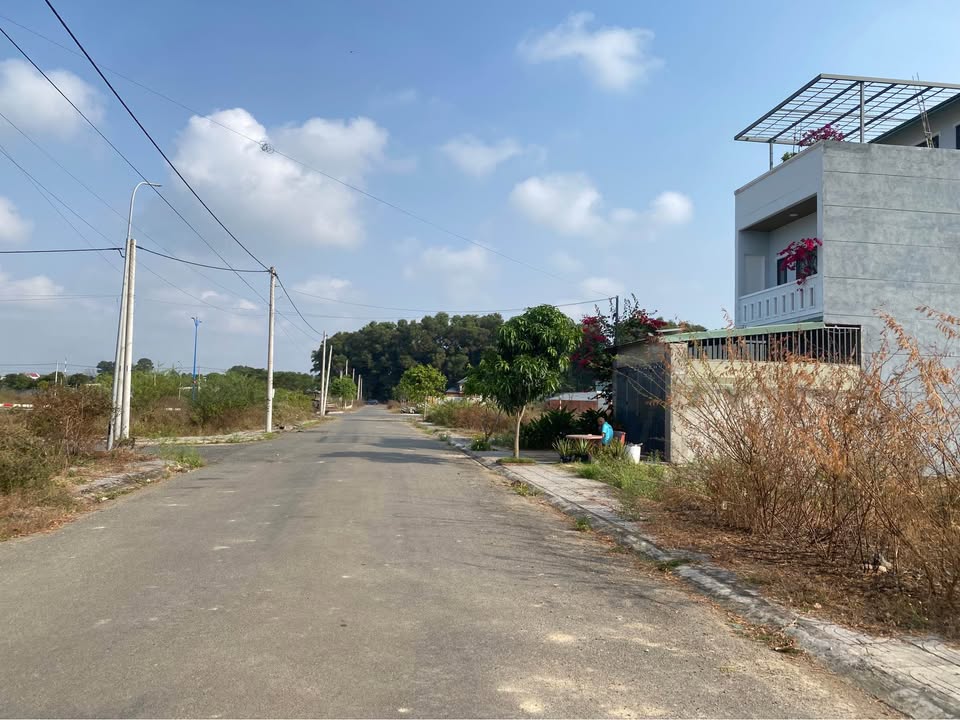 Đất nền thổ cư tại Lan Anh 1, xã Hoà Long, 100m² chỉ 1.9 tỷ - Đầu tư sinh lời cao!