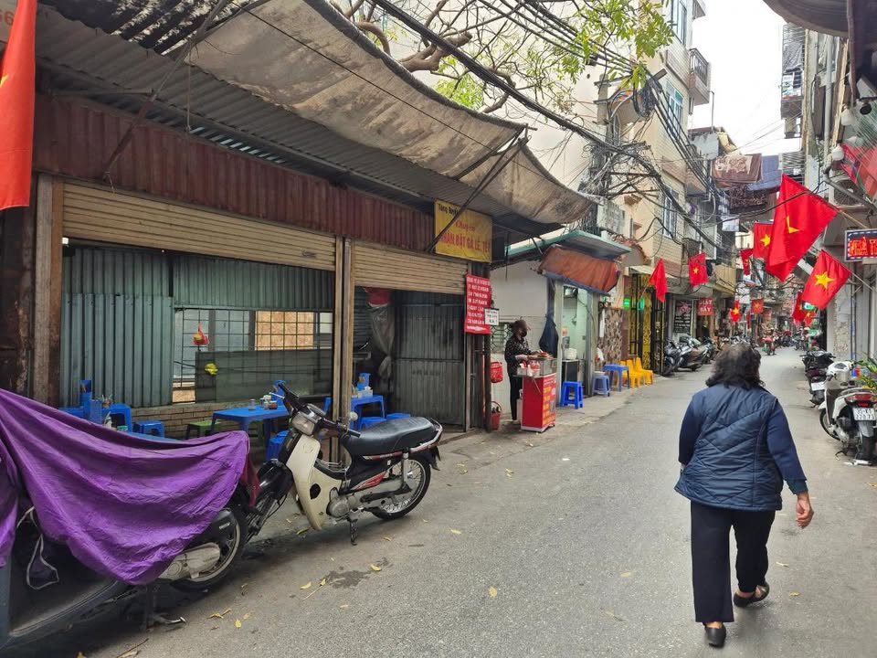 Nhà mặt ngõ Trần Khát Chân, 100m² giá 3 tỷ - Mặt tiền kinh doanh sầm uất!