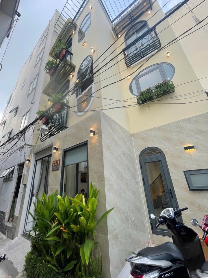 Nhà riêng 3 tầng HXH Phường 11, Bình Thạnh 31m² giá thỏa thuận - Full nội thất sẵn sàng ở ngay!