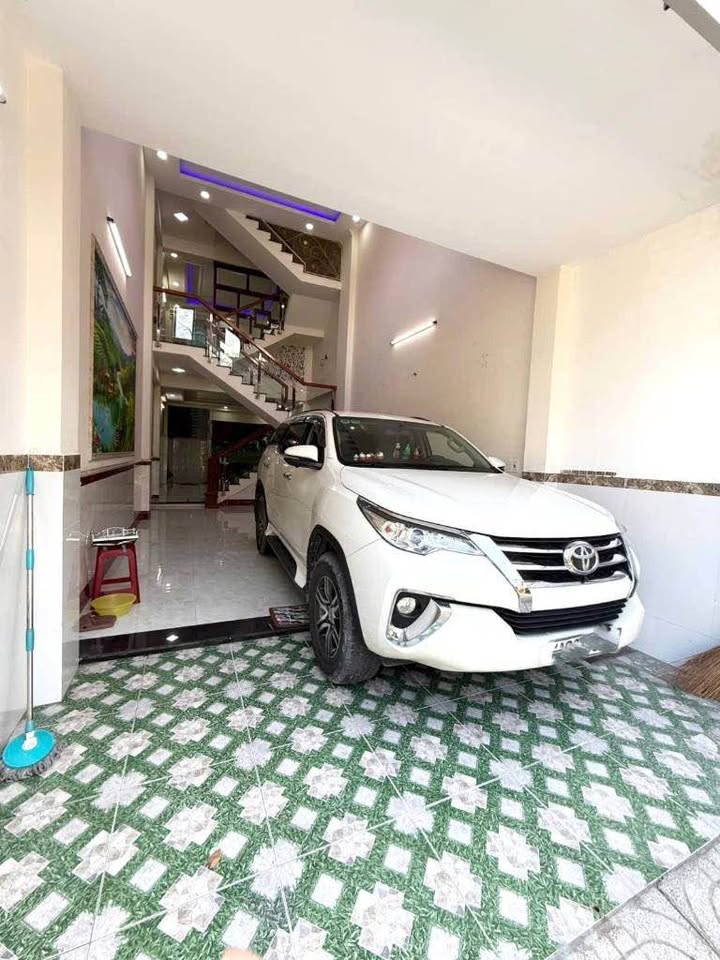 Nhà phố Tân Quy Quận 7 75m² giá 8 tỷ - Nhà đẹp ô tô vào tận nhà!