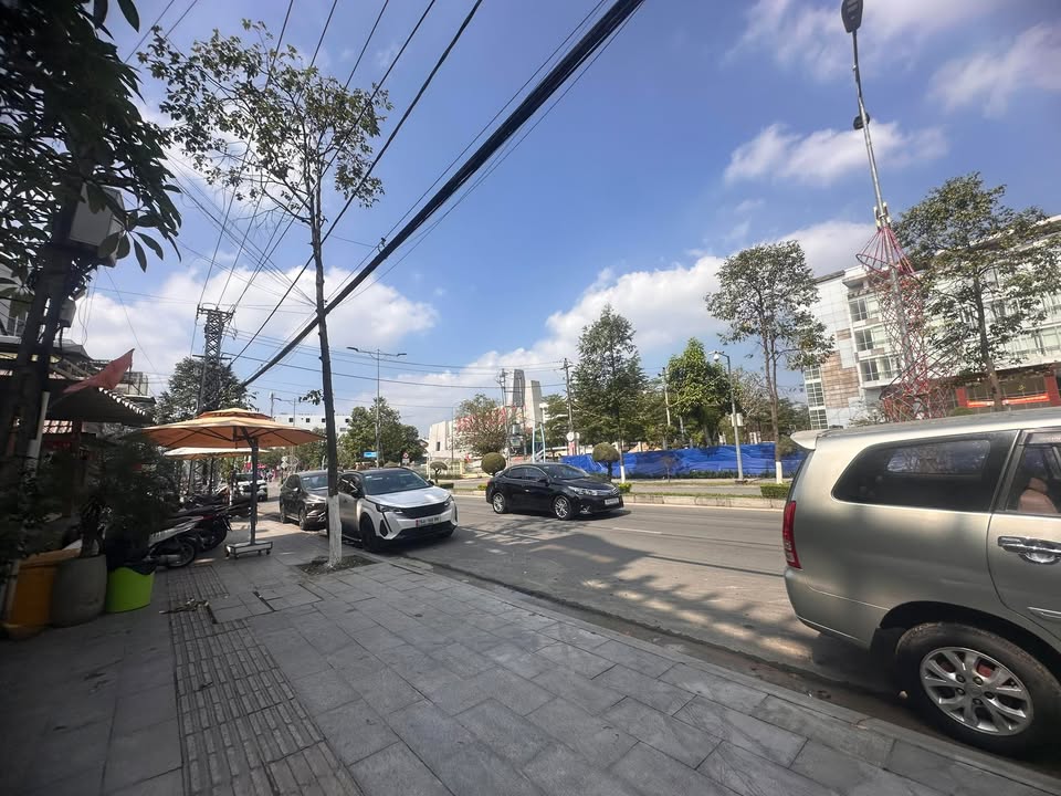 Nhà mặt tiền Hùng Vương, Quảng Ngãi 36m² giá 3.5 tỷ - Cơ hội kinh doanh tuyệt vời!