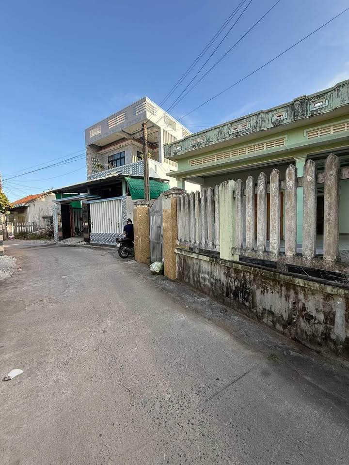 Nhà cấp 4 Làng Lò, Phú Yên 377m² giá 3 tỷ - Sẵn sàng ở ngay!