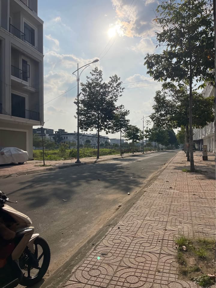 Nhà đẹp tại khu Landmark 60, Vĩnh Long 108m² giá 5 tỷ - Tiềm năng phát triển lớn!