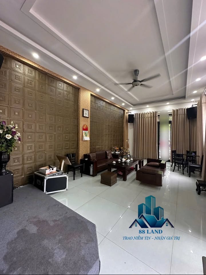 Nhà FrontHouse 3 tầng Phường Bích Động 90m² giá 7 tỷ - Thiết kế hoàn hảo cho kinh doanh!